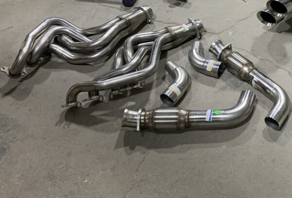 Mustang Gt 2015-2020 Kooks 1 7/8 Headers and catless pipes