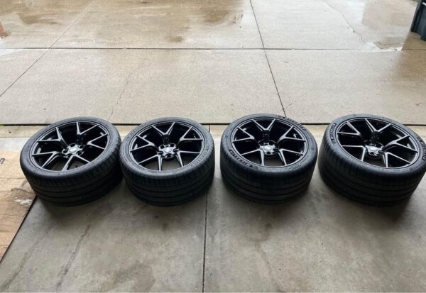 SVE SP2 mustang Wheel and tire set up