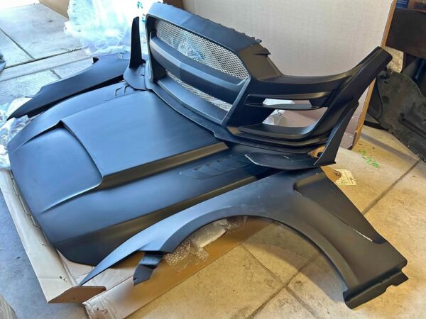 Gt350 Mustang Front bumper, hood and fenders - Image 3
