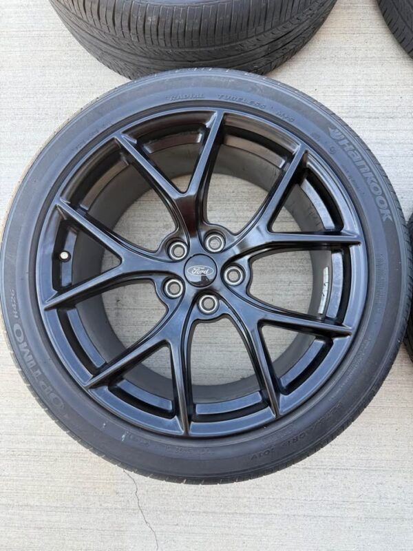 Mustang PP2 Ford Performance wheel and tires - Image 4