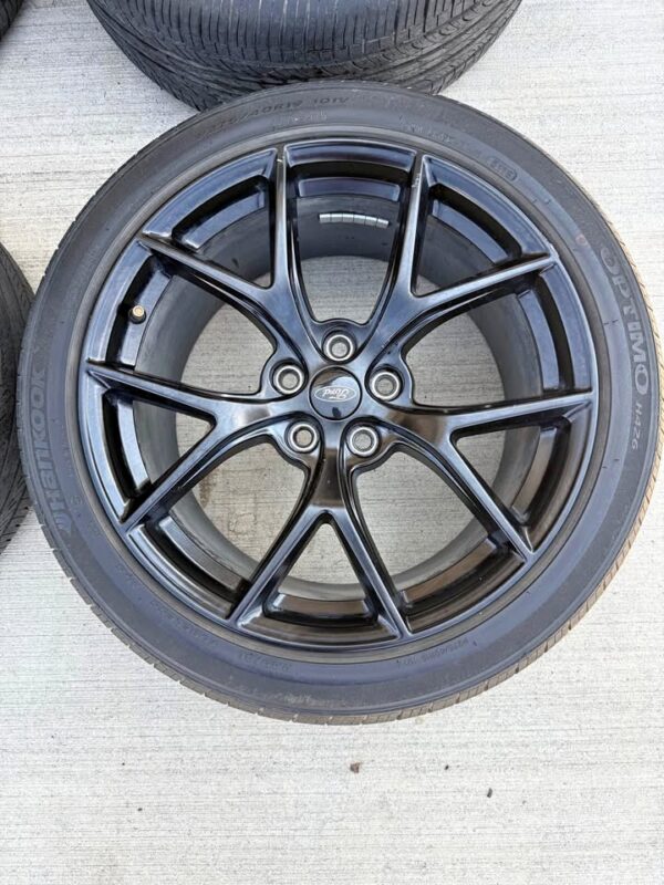 Mustang PP2 Ford Performance wheel and tires - Image 3