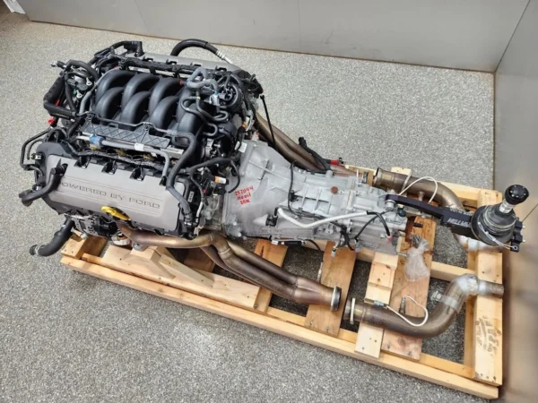 Mustang GT 5.0L Gen 2 Coyote 2017 Engine MT82 Manual Trans 20k Miles - Image 2